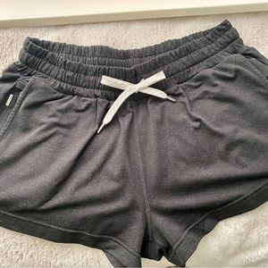 Vuori Clementine 1.0 Shorts